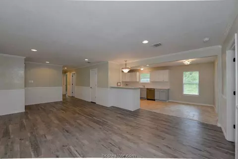 1113 E 27th St, Bryan, TX 77803 photo 6