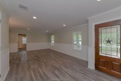 1113 E 27th St, Bryan, TX 77803 photo 8