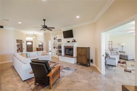 2913 Ascot Ct, Bryan, TX 77808 photo 4
