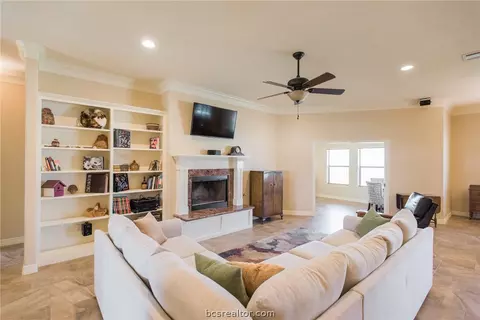 2913 Ascot Ct, Bryan, TX 77808 photo 3