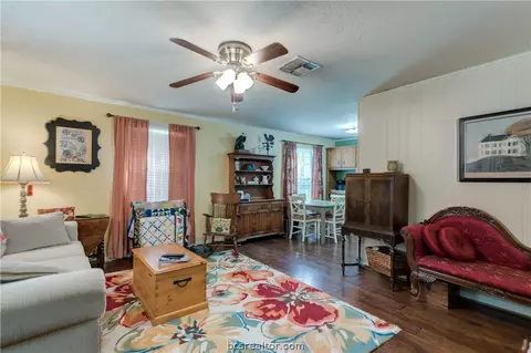 721 E 27th St, Bryan, TX 77803 photo 6