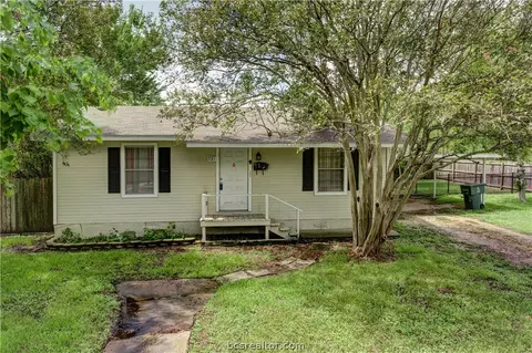 721 E 27th St, Bryan, TX 77803 photo 1