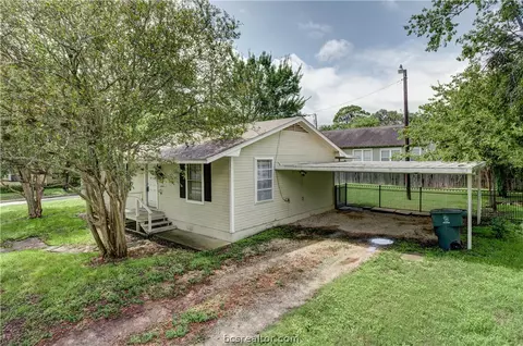 721 E 27th St, Bryan, TX 77803 photo 2