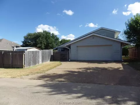 2319 Windsor Dr, Bryan, TX 77802 photo 2