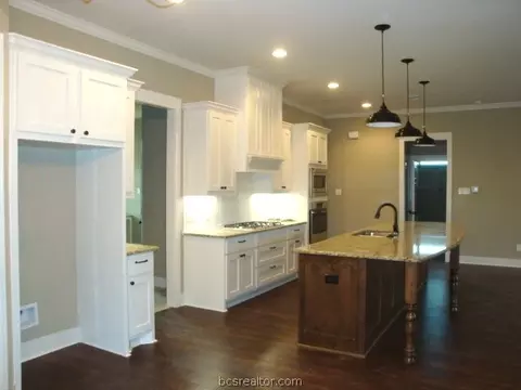 3521 Foxcroft Path, Bryan, TX 77808 photo 7