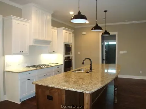 3521 Foxcroft Path, Bryan, TX 77808 photo 6