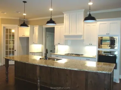 3521 Foxcroft Path, Bryan, TX 77808 photo 5