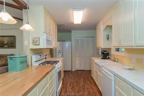 6088 Hare Ln, Bryan, TX 77808 photo 8