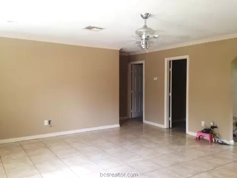 5880 Benchley Dr, Bryan, TX 77807 photo 6