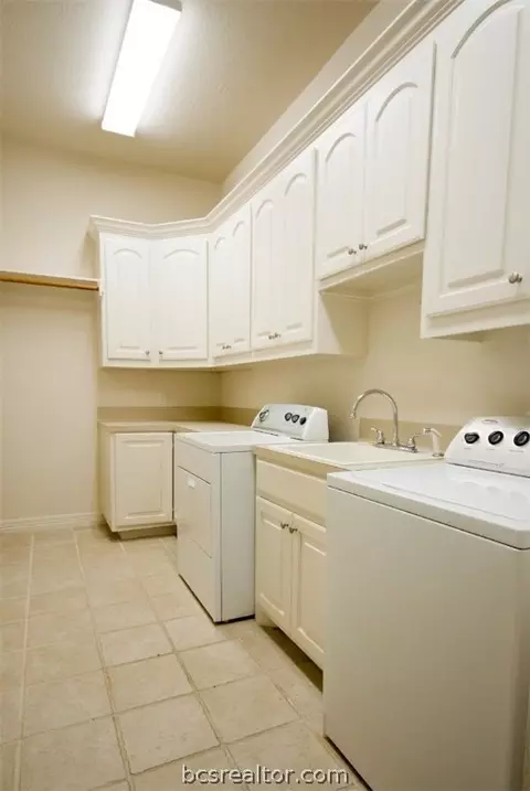 5002 Fairfield Ct, Bryan, TX 77802 photo 21