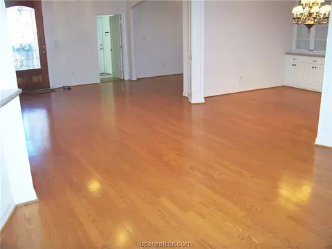 5002 Fairfield Ct, Bryan, TX 77802 photo 5