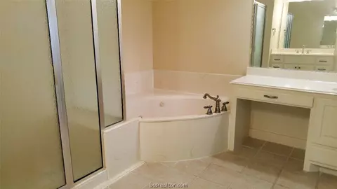 5002 Fairfield Ct, Bryan, TX 77802 photo 15