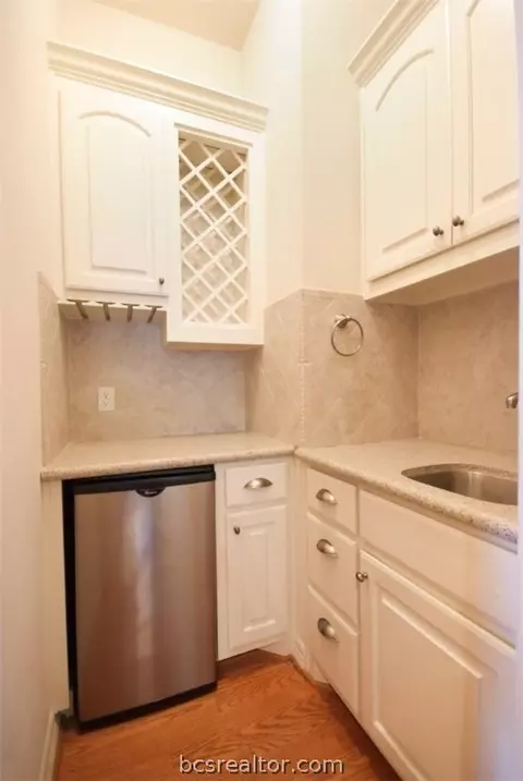 5002 Fairfield Ct, Bryan, TX 77802 photo 11