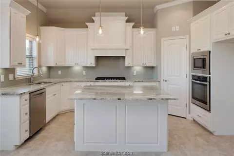 3529 Foxcroft Path, Bryan, TX 77808 photo 9
