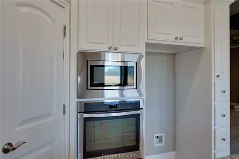 3529 Foxcroft Path, Bryan, TX 77808 photo 13