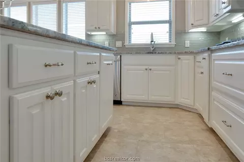 3529 Foxcroft Path, Bryan, TX 77808 photo 14