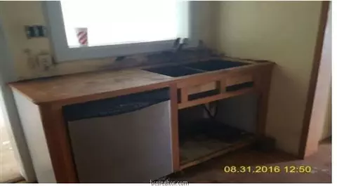 900 E 32nd St, Bryan, TX 77803 photo 10