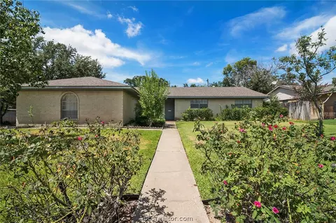 3614 Windridge Dr, Bryan, TX 77802 photo 1