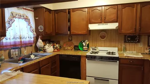 2902 Willhelm Dr, Bryan, TX 77803 photo 14