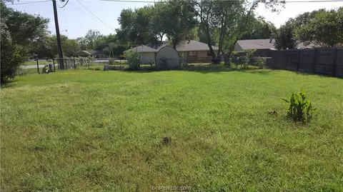 2902 Willhelm Dr, Bryan, TX 77803 photo 4