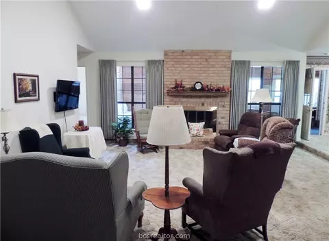 3605 Brighton Dr, Bryan, TX 77802 photo 3