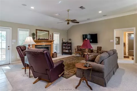 2308 Bastrop Cir, Bryan, TX 77808 photo 2