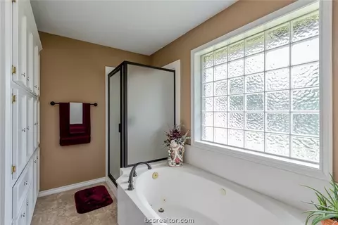 2308 Bastrop Cir, Bryan, TX 77808 photo 10