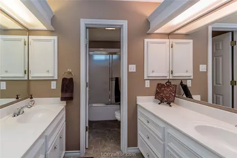 2308 Bastrop Cir, Bryan, TX 77808 photo 14