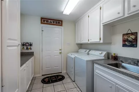 2308 Bastrop Cir, Bryan, TX 77808 photo 15