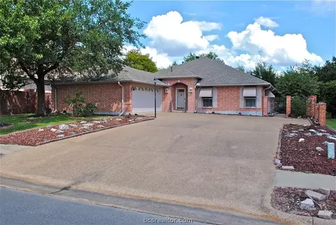 3010 Broadmoor Dr, Bryan, TX 77802 photo 1