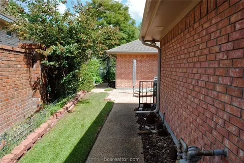 3010 Broadmoor Dr, Bryan, TX 77802 photo 37