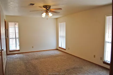 3010 Broadmoor Dr, Bryan, TX 77802 photo 5