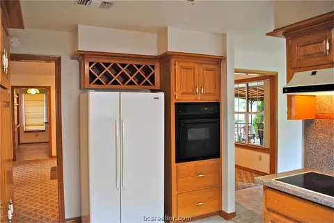 3010 Broadmoor Dr, Bryan, TX 77802 photo 10