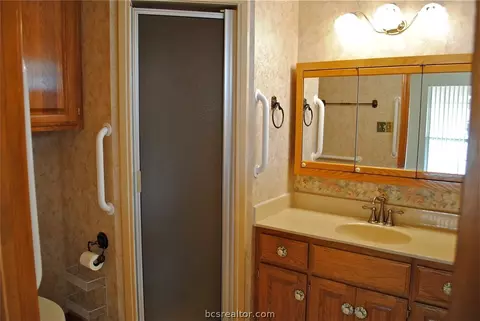 3010 Broadmoor Dr, Bryan, TX 77802 photo 4
