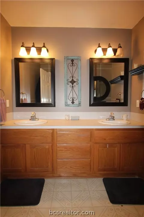 3771 N Traditions Dr, Bryan, TX 77807 photo 10