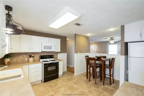 115 Pleasant St, Bryan, TX 77801 photo 11