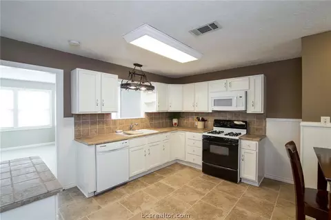 115 Pleasant St, Bryan, TX 77801 photo 12
