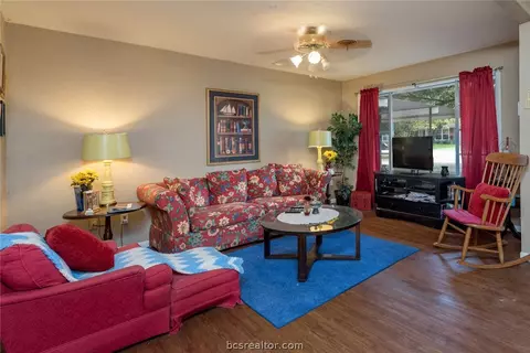 404 May St, Bryan, TX 77802 photo 4