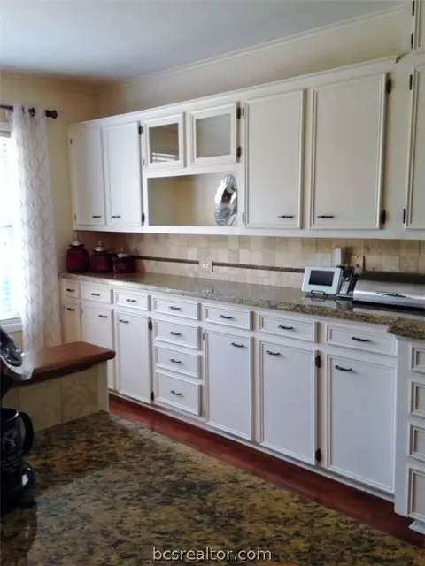 3503 Midwest Dr, Bryan, TX 77802 photo 10