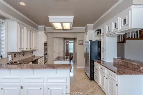 4601 Locksford, Bryan, TX 77802 photo 17