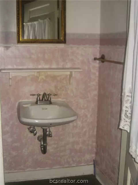 700 E 30th St, Bryan, TX 77803 photo 19