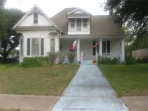 700 E 30th St, Bryan, TX 77803 photo 1