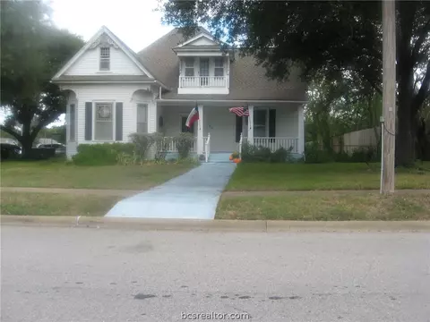 700 E 30th St, Bryan, TX 77803 photo 2