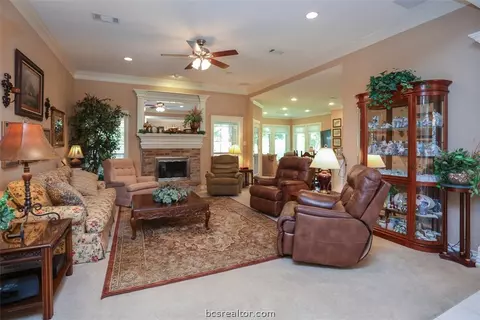 3810 Park Hampton Dr, Bryan, TX 77802 photo 3