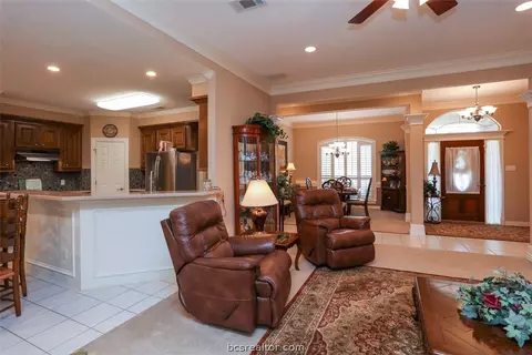 3810 Park Hampton Dr, Bryan, TX 77802 photo 11
