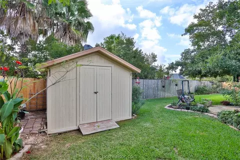3810 Park Hampton Dr, Bryan, TX 77802 photo 25