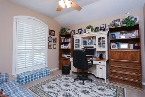 3810 Park Hampton Dr, Bryan, TX 77802 photo 20