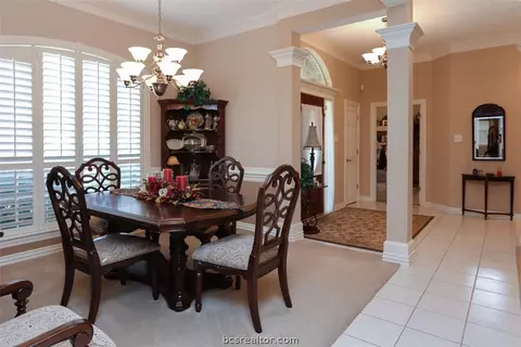 3810 Park Hampton Dr, Bryan, TX 77802 photo 13