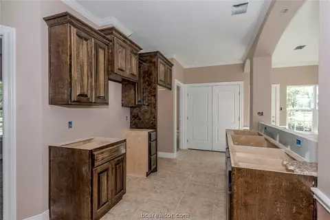 505 W 22nd St, Bryan, TX 77803 photo 8