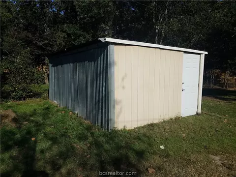 2403 Emerald Dr, Bryan, TX 77803 photo 4